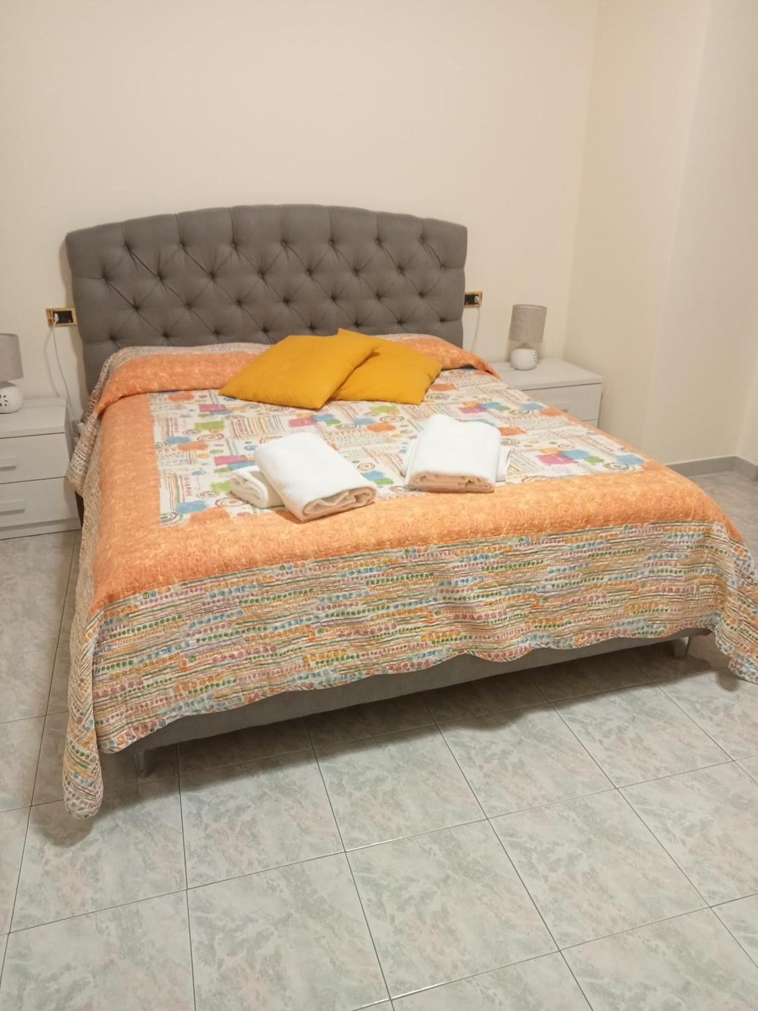 Locazione Turistica Isabella Apartment กัสเตลนูโอโว เดล การ์ดา ภายนอก รูปภาพ